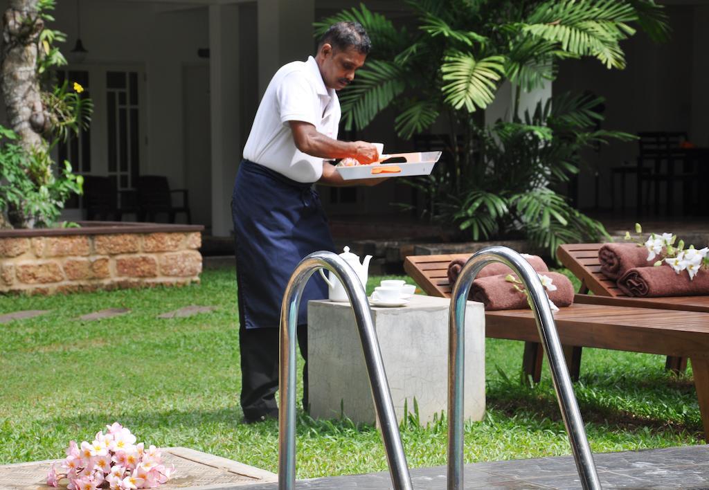 Lanka Bangla Inn Villas Restaurant & Travels Katunayaka Ngoại thất bức ảnh