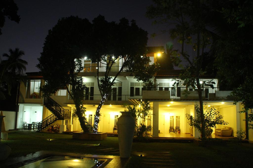 Lanka Bangla Inn Villas Restaurant & Travels Katunayaka Ngoại thất bức ảnh