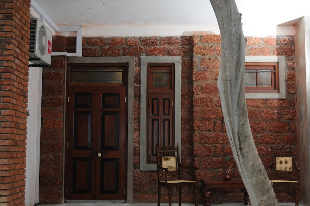 Lanka Bangla Inn Villas Restaurant & Travels Katunayaka Ngoại thất bức ảnh