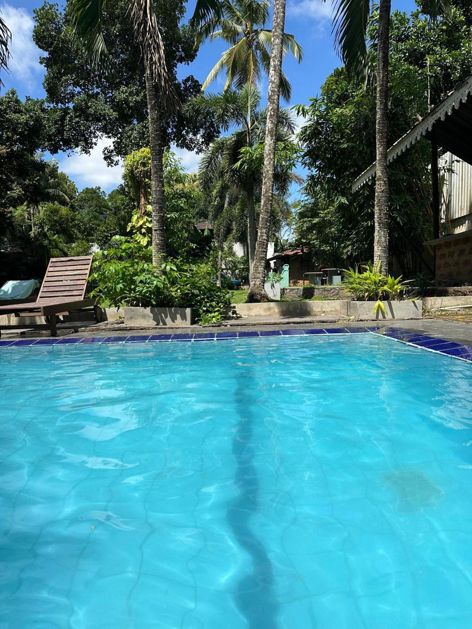 Lanka Bangla Inn Villas Restaurant & Travels Katunayaka Ngoại thất bức ảnh