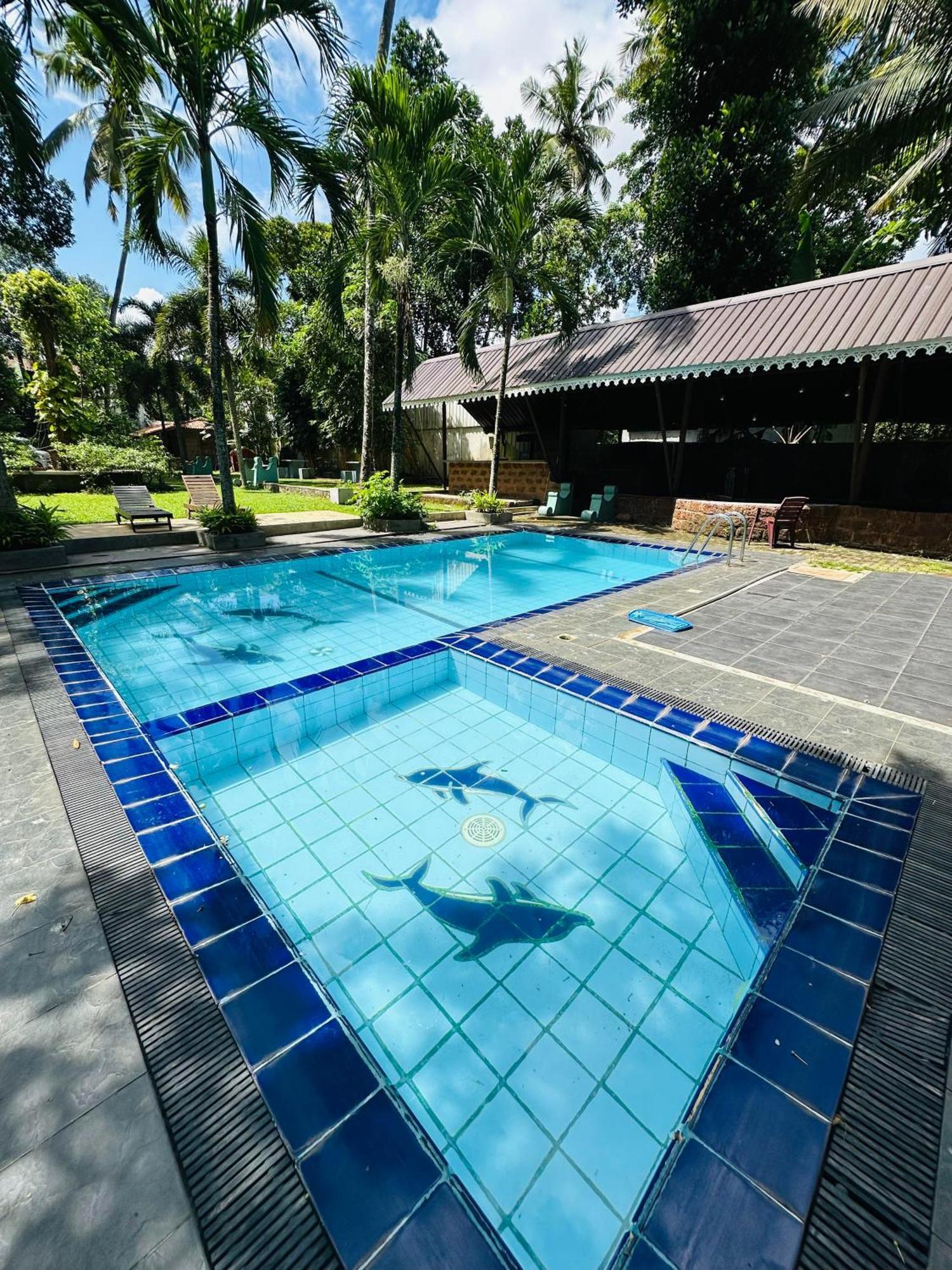 Lanka Bangla Inn Villas Restaurant & Travels Katunayaka Ngoại thất bức ảnh