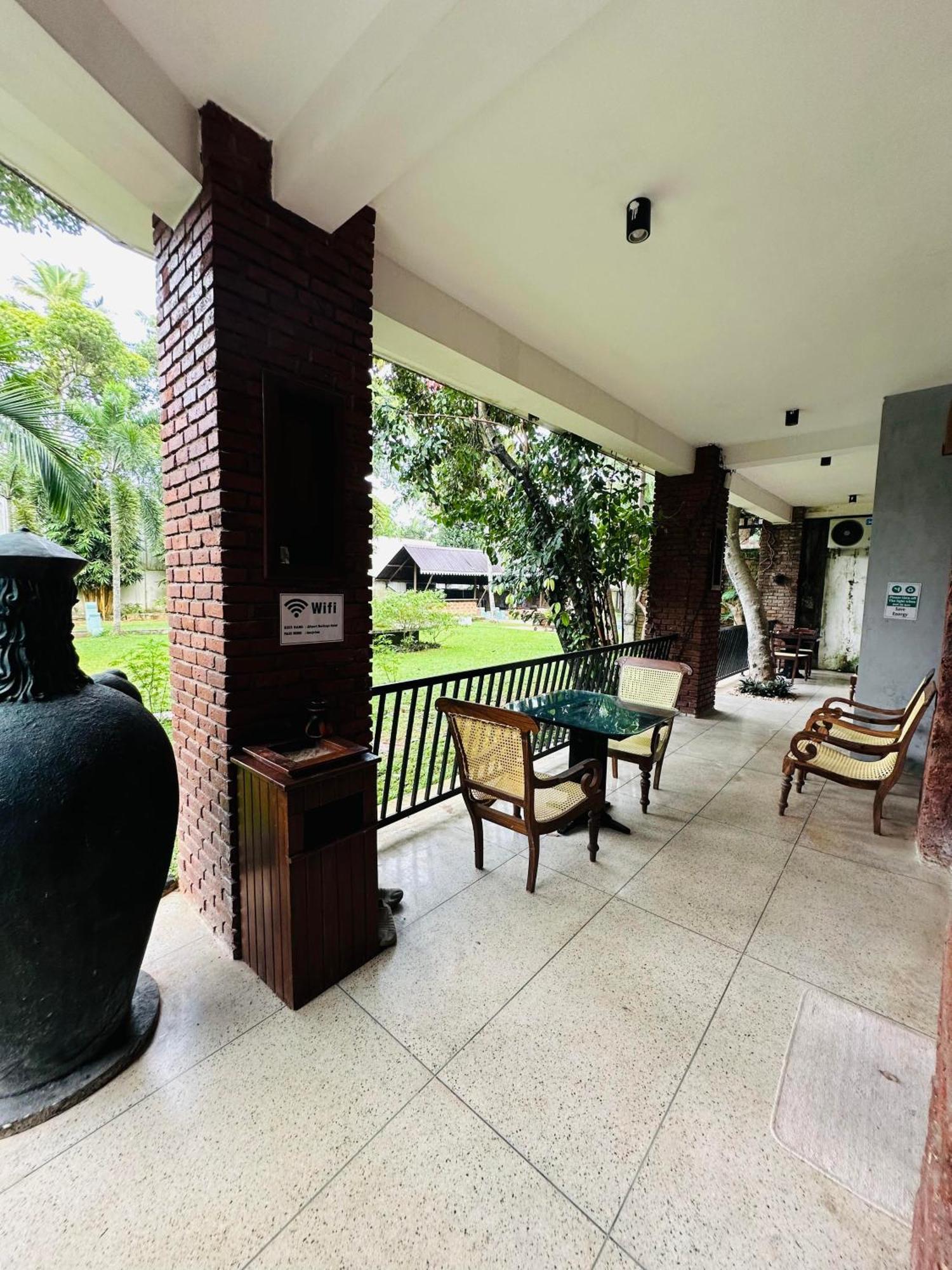 Lanka Bangla Inn Villas Restaurant & Travels Katunayaka Ngoại thất bức ảnh
