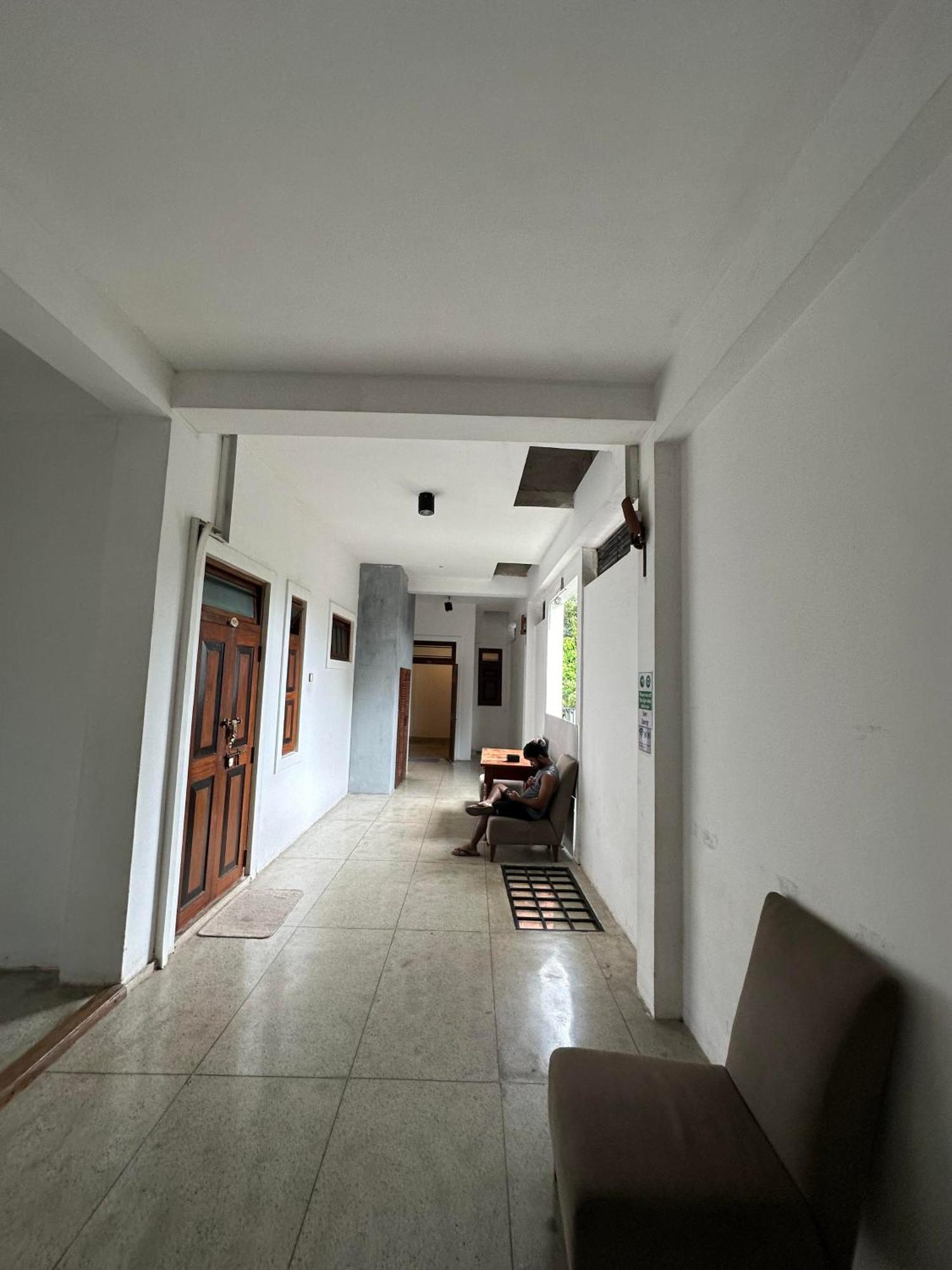 Lanka Bangla Inn Villas Restaurant & Travels Katunayaka Ngoại thất bức ảnh