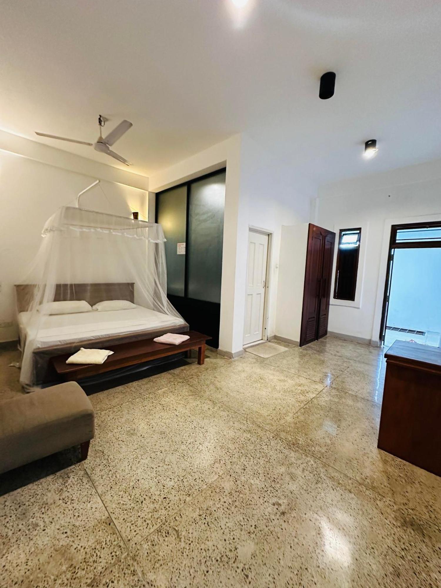 Lanka Bangla Inn Villas Restaurant & Travels Katunayaka Ngoại thất bức ảnh