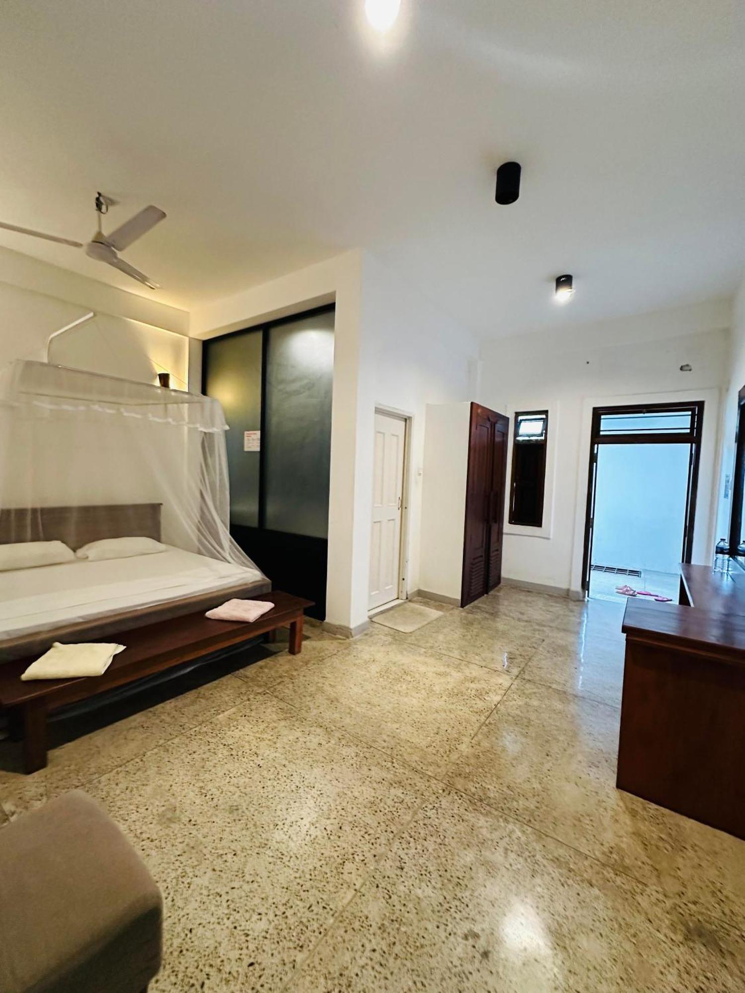 Lanka Bangla Inn Villas Restaurant & Travels Katunayaka Ngoại thất bức ảnh