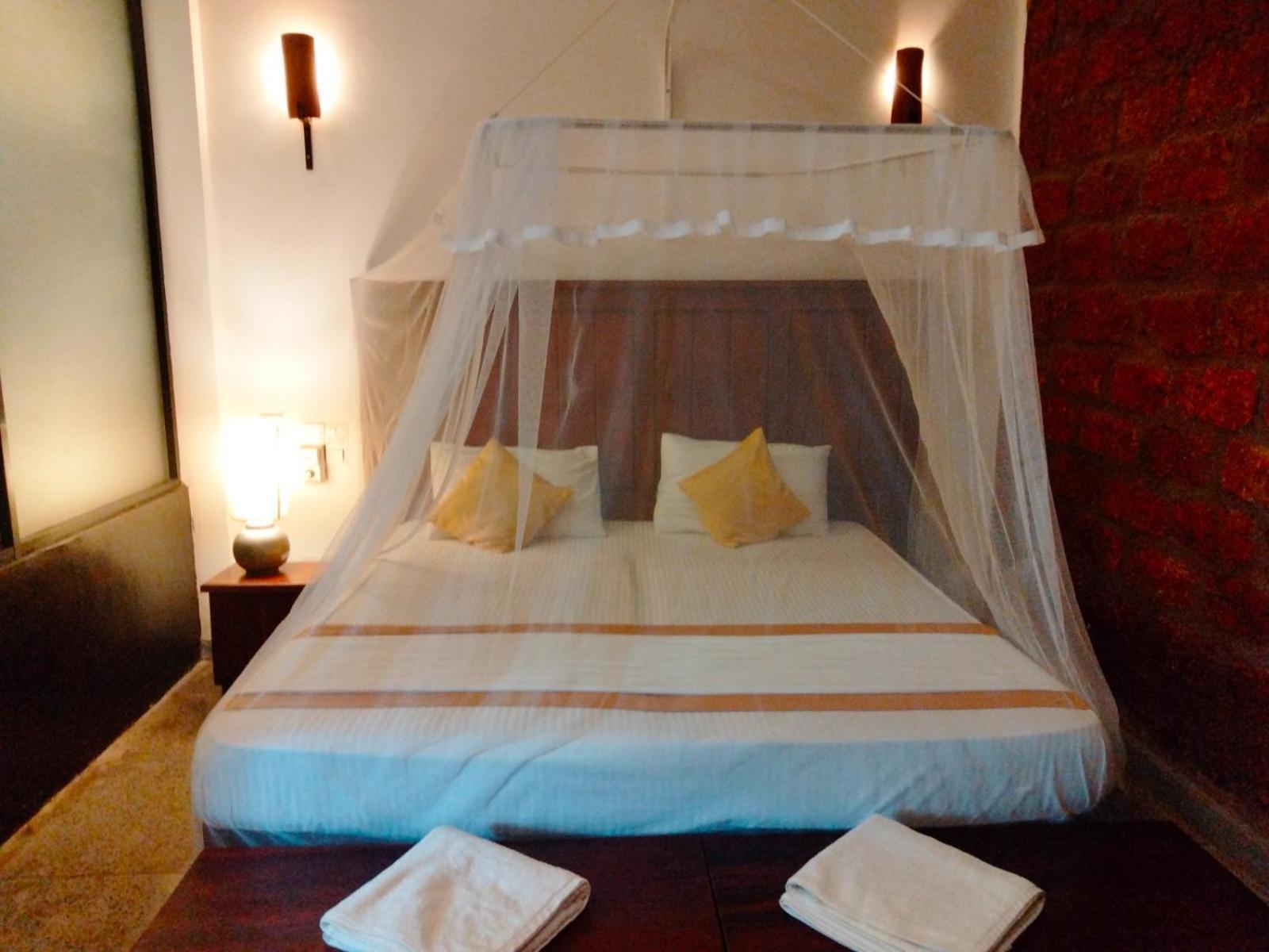 Lanka Bangla Inn Villas Restaurant & Travels Katunayaka Ngoại thất bức ảnh