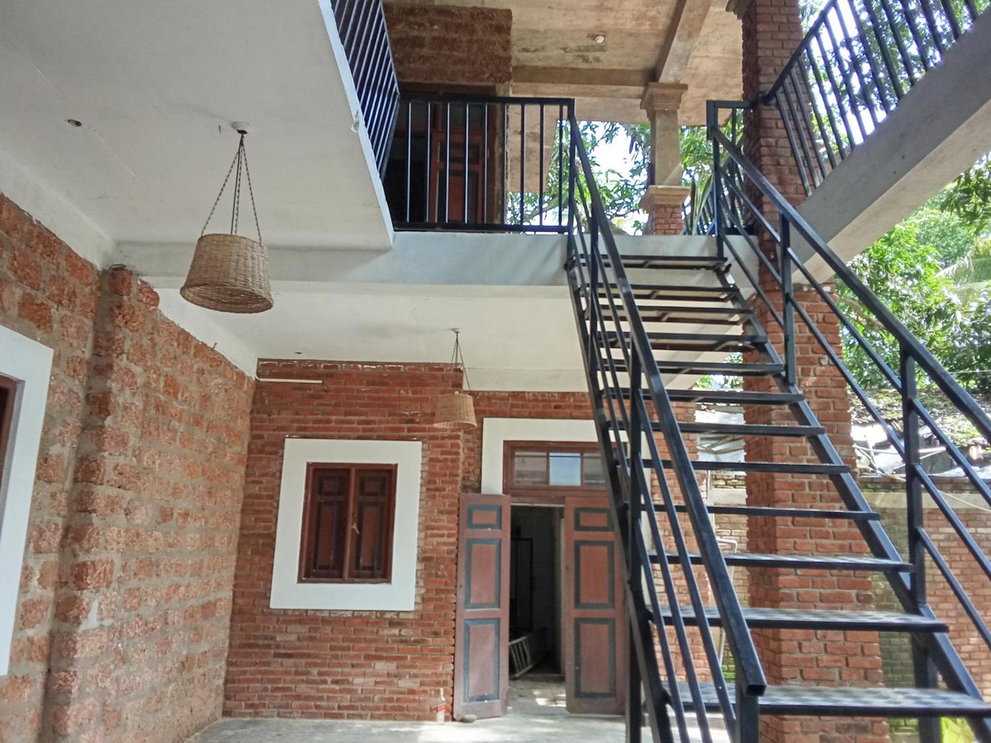 Lanka Bangla Inn Villas Restaurant & Travels Katunayaka Ngoại thất bức ảnh