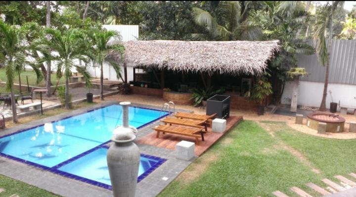 Lanka Bangla Inn Villas Restaurant & Travels Katunayaka Ngoại thất bức ảnh