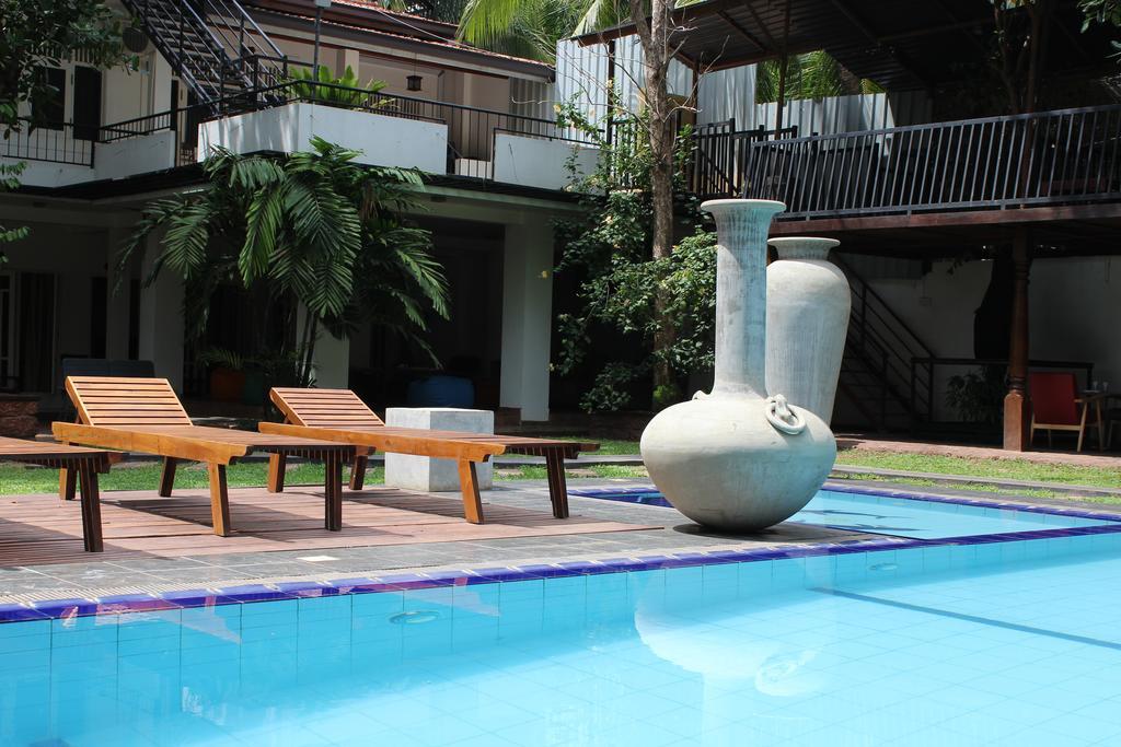 Lanka Bangla Inn Villas Restaurant & Travels Katunayaka Ngoại thất bức ảnh